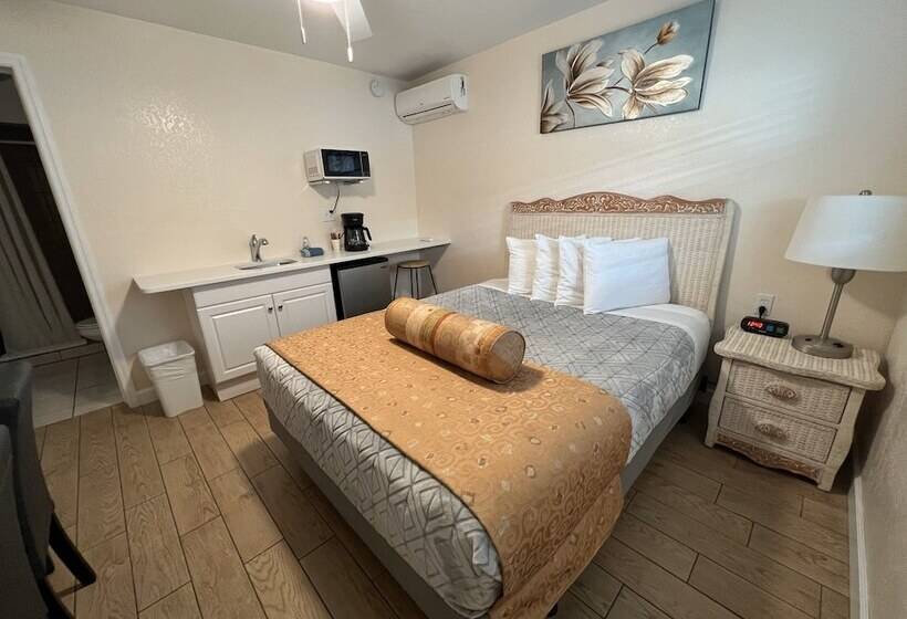 Beachside Resort Motel