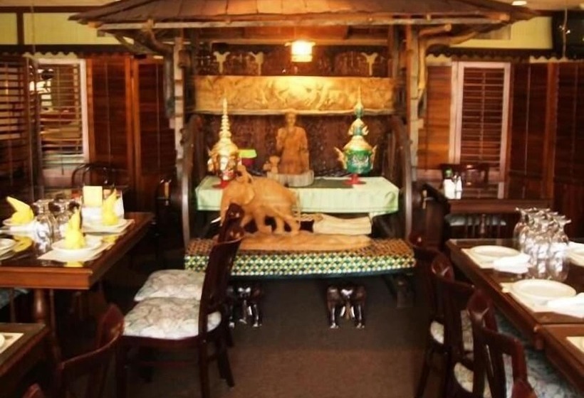 ホテル A Victory Inn & Suites   Ann Arbor