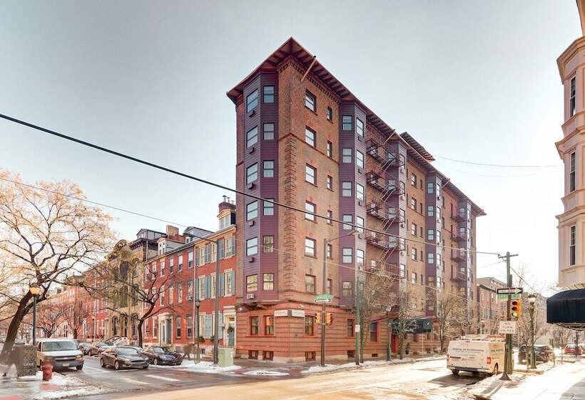 Отель Alexander Inn