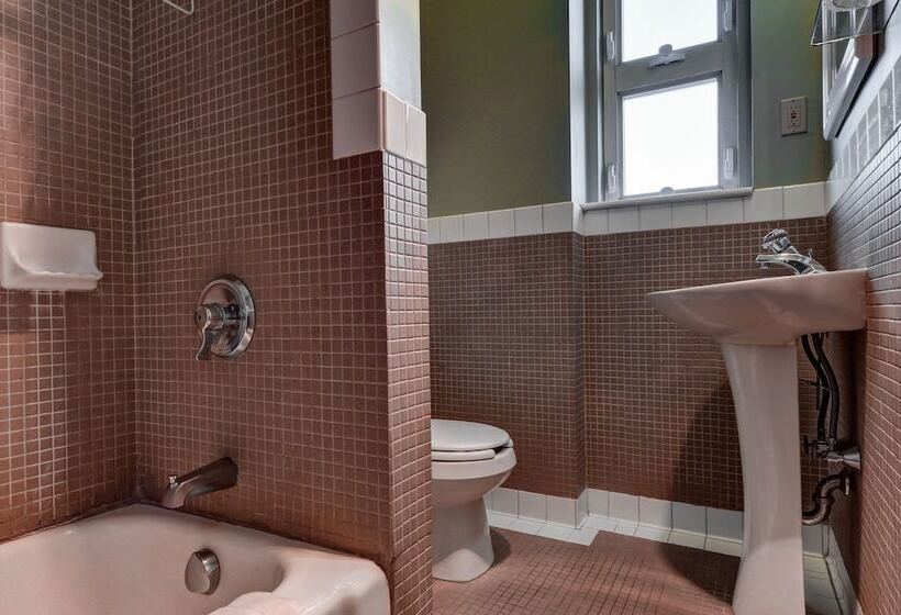 Отель Alexander Inn