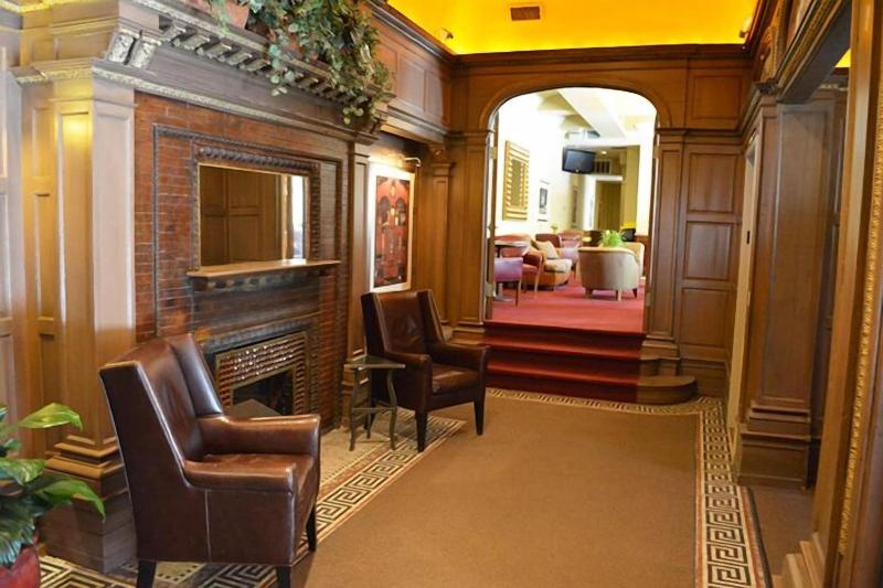 Отель Alexander Inn