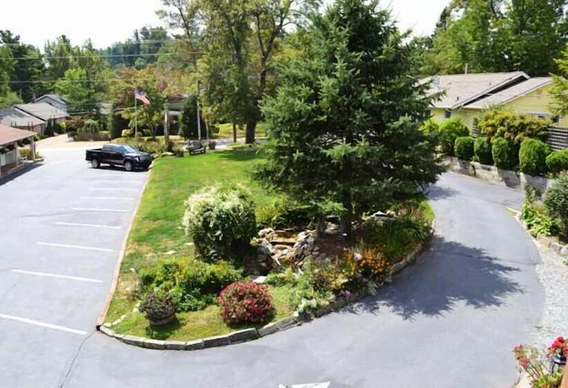 فندق Alpine Village Inn