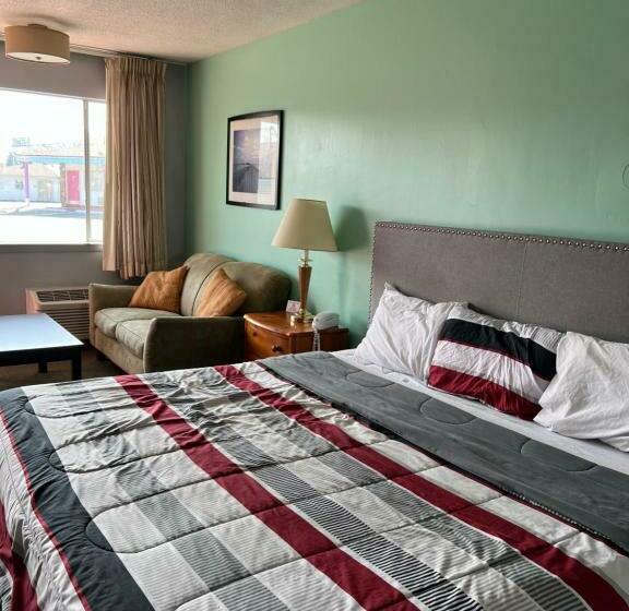 فندق Ambassador Inn