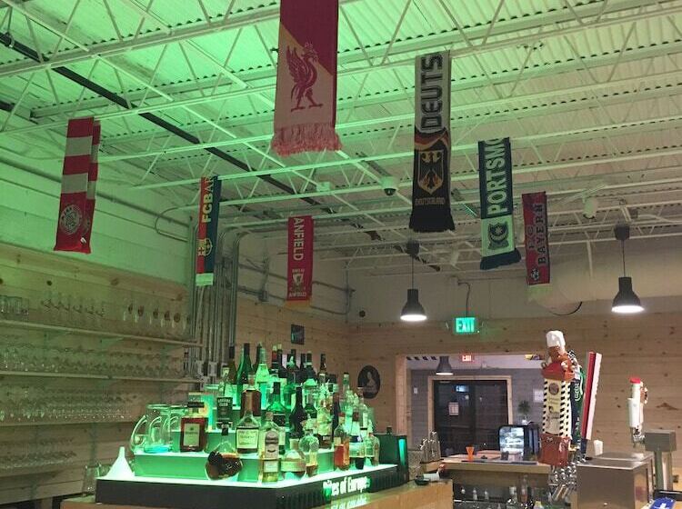 فندق Ambassador Inn