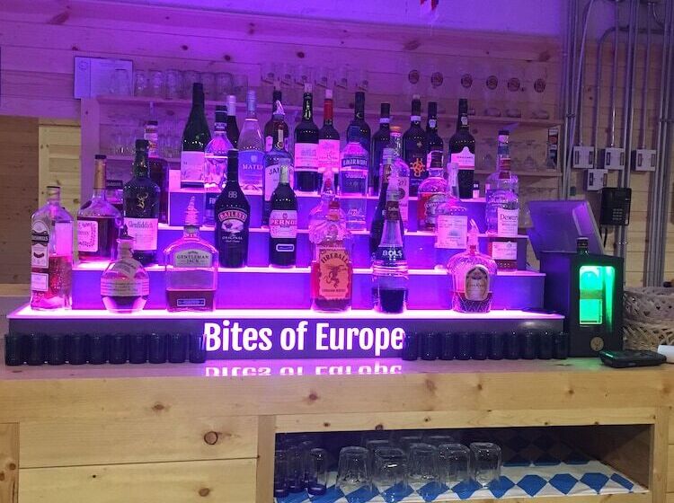 فندق Ambassador Inn