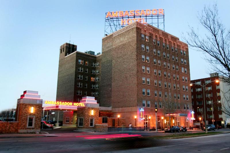 Ambassador Hotel Milwaukee, Trademark Collection By Wyndham