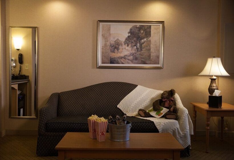 Ambassador Hotel Milwaukee, Trademark Collection By Wyndham