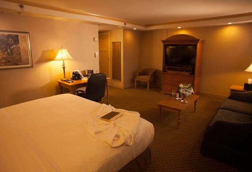 Ambassador Hotel Milwaukee, Trademark Collection By Wyndham