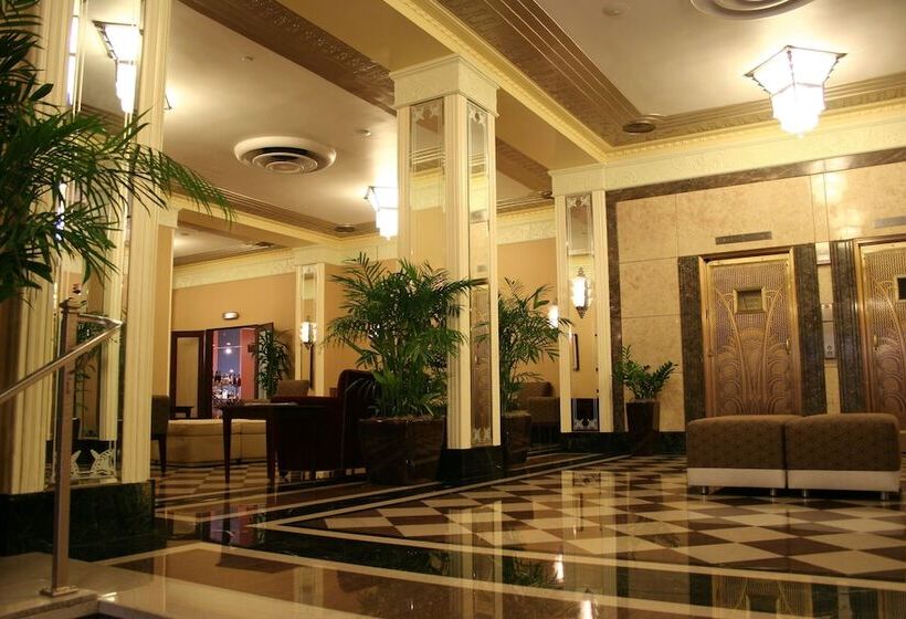 Ambassador Hotel Milwaukee, Trademark Collection By Wyndham