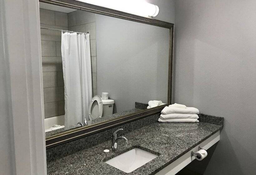 בית מלון כפרי American Inn North Kansas City