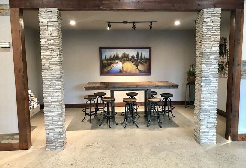 בית מלון כפרי American Inn North Kansas City