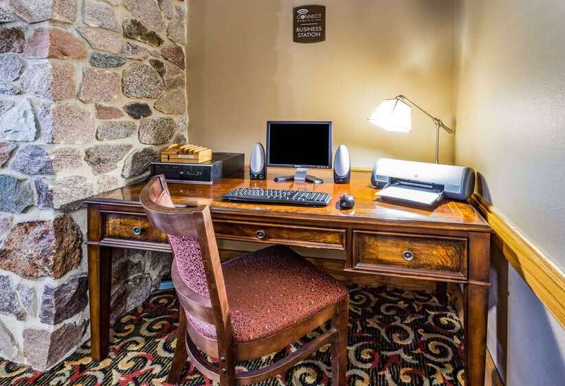 בית מלון כפרי Americinn By Wyndham Blue Earth