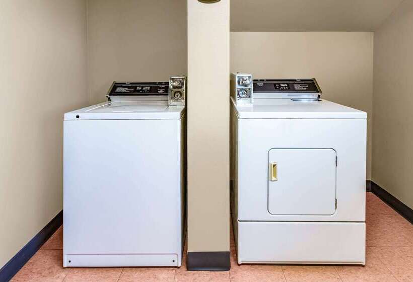 בית מלון כפרי Americinn By Wyndham Blue Earth