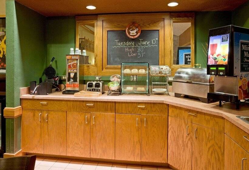 בית מלון כפרי Americinn By Wyndham Blue Earth