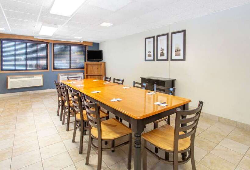 בית מלון כפרי Americinn By Wyndham Calumet