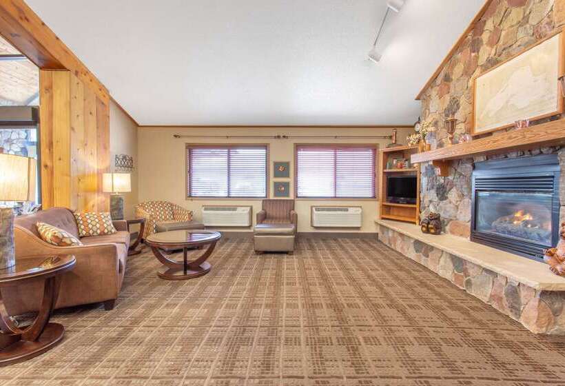 בית מלון כפרי Americinn By Wyndham Calumet