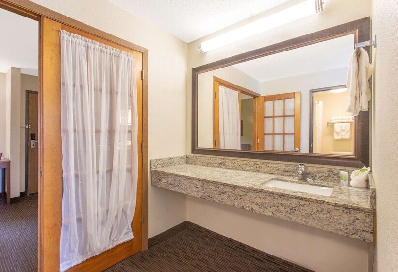 בית מלון כפרי Americinn By Wyndham Calumet