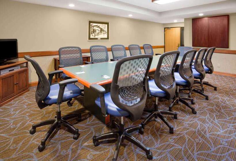 فندق Americinn By Wyndham Chanhassen