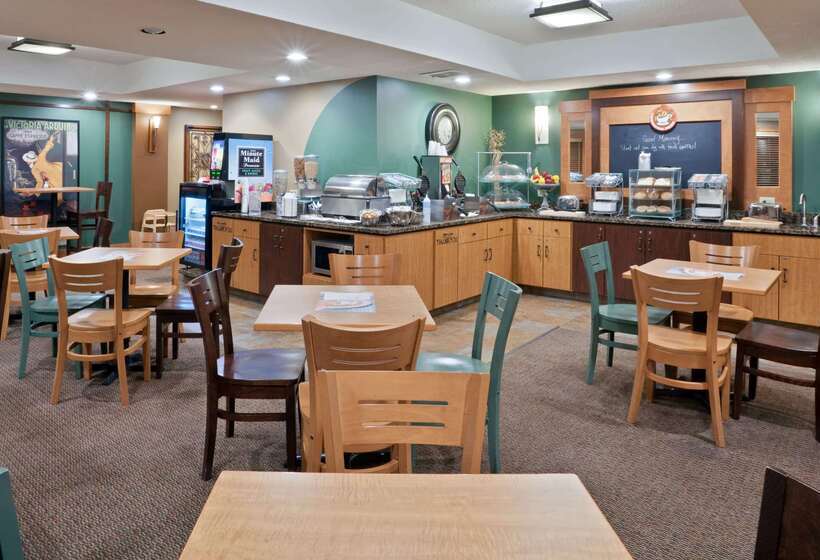 فندق Americinn By Wyndham Chanhassen