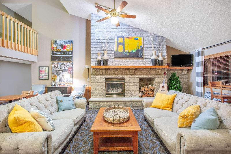 فندق Americinn By Wyndham Clear Lake