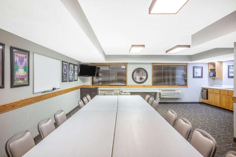 فندق Americinn By Wyndham Clear Lake