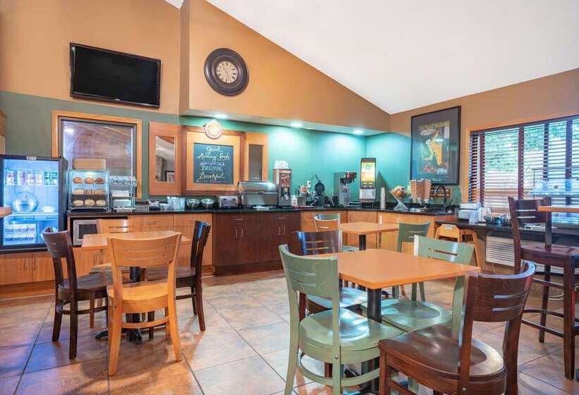 Отель Americinn By Wyndham Coon Rapids