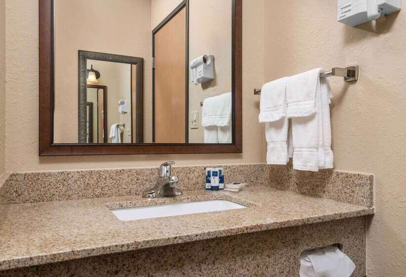 בית מלון כפרי Americinn By Wyndham Detroit Lakes