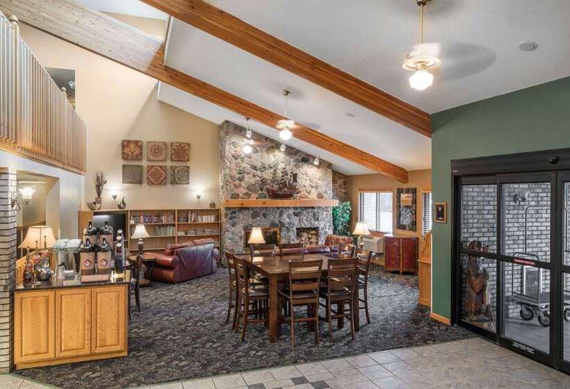 בית מלון כפרי Americinn By Wyndham Detroit Lakes