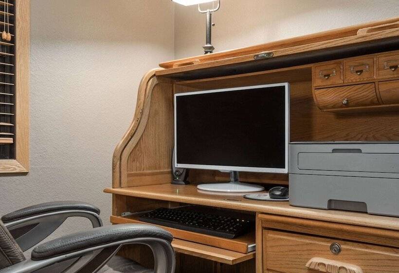 בית מלון כפרי Americinn By Wyndham Detroit Lakes