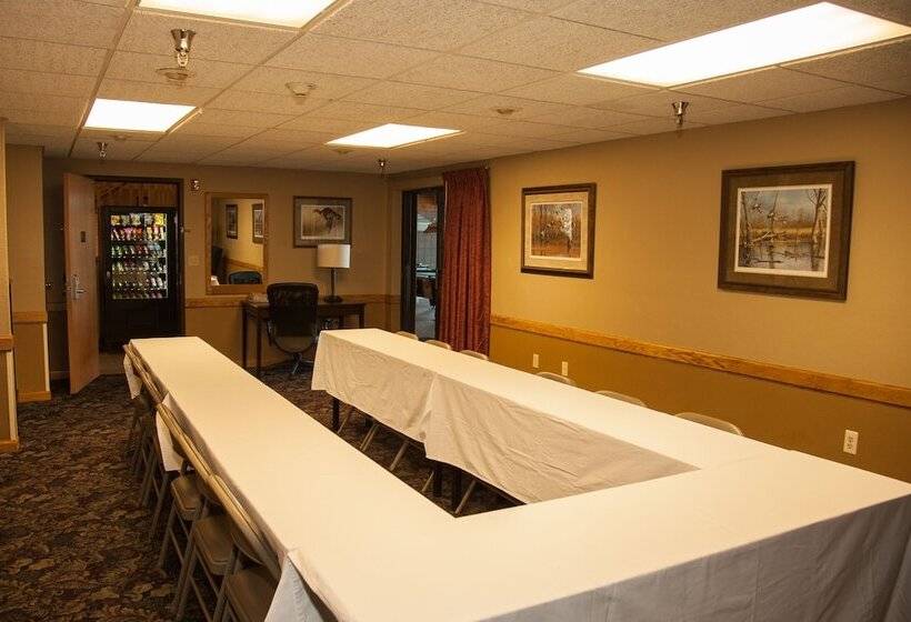 בית מלון כפרי Americinn By Wyndham Detroit Lakes