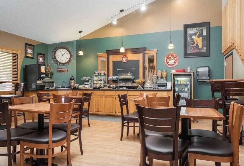 בית מלון כפרי Americinn By Wyndham Detroit Lakes