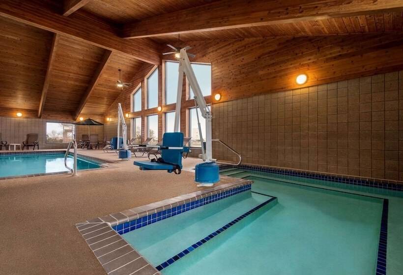 בית מלון כפרי Americinn By Wyndham Detroit Lakes