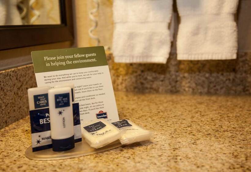 בית מלון כפרי Americinn By Wyndham Detroit Lakes