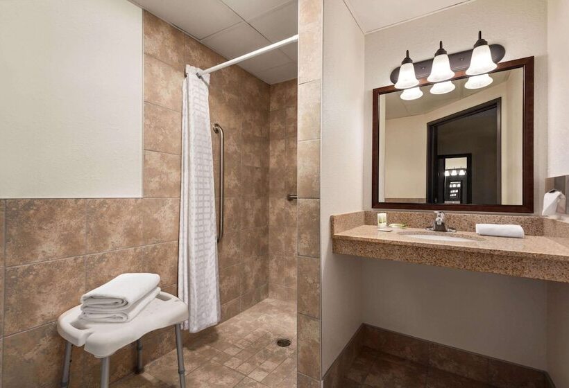 בית מלון כפרי Americinn By Wyndham Detroit Lakes