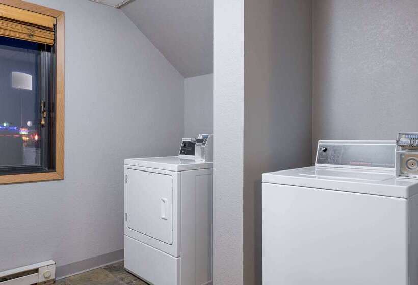 فندق Americinn By Wyndham Dickinson