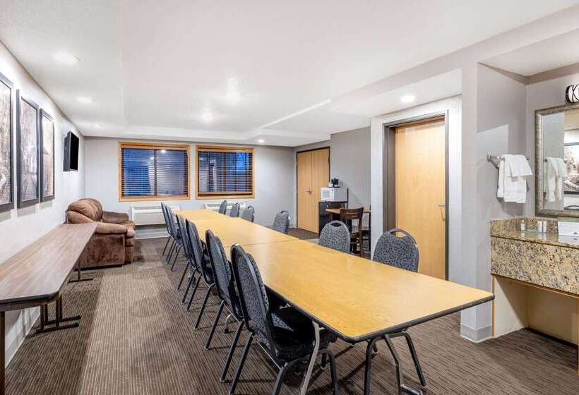 فندق Americinn By Wyndham Dickinson