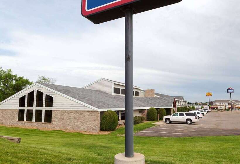 فندق Americinn By Wyndham Dickinson