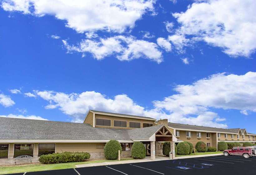 فندق Americinn By Wyndham Dickinson