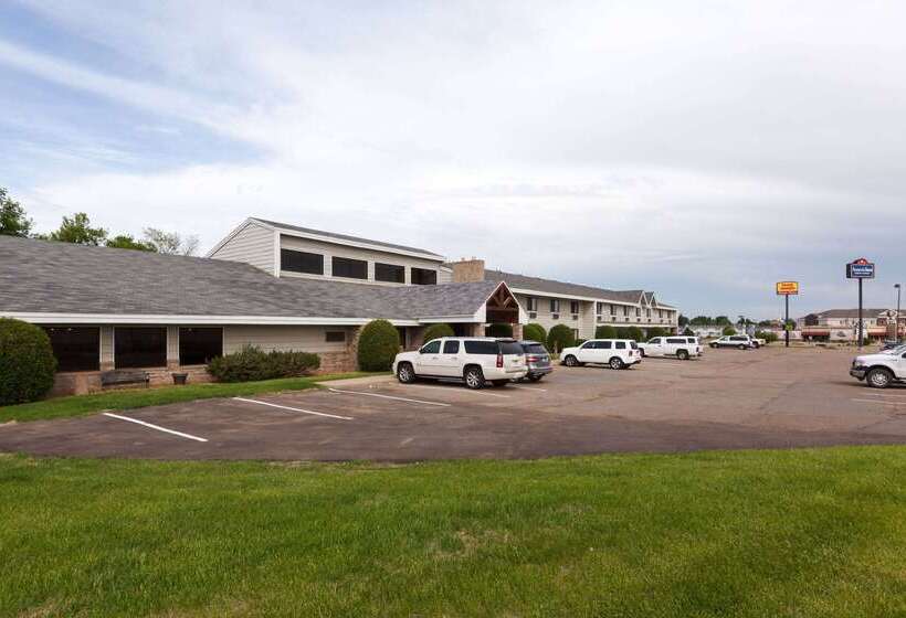 فندق Americinn By Wyndham Dickinson