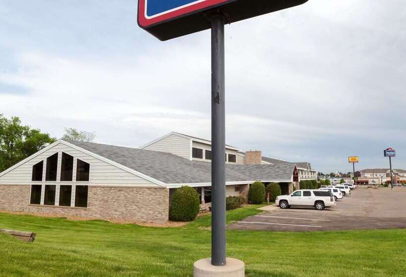 فندق Americinn By Wyndham Dickinson