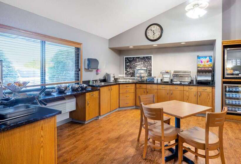 فندق Americinn By Wyndham Dickinson