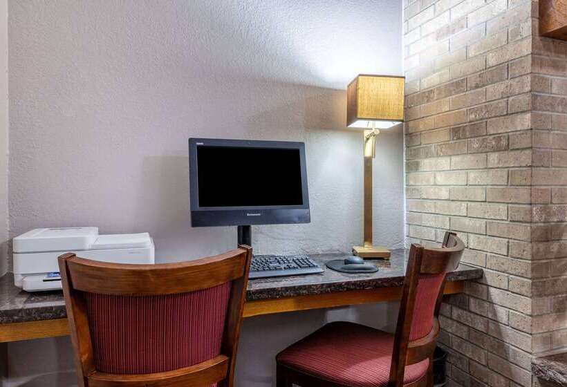 فندق Americinn By Wyndham Dickinson