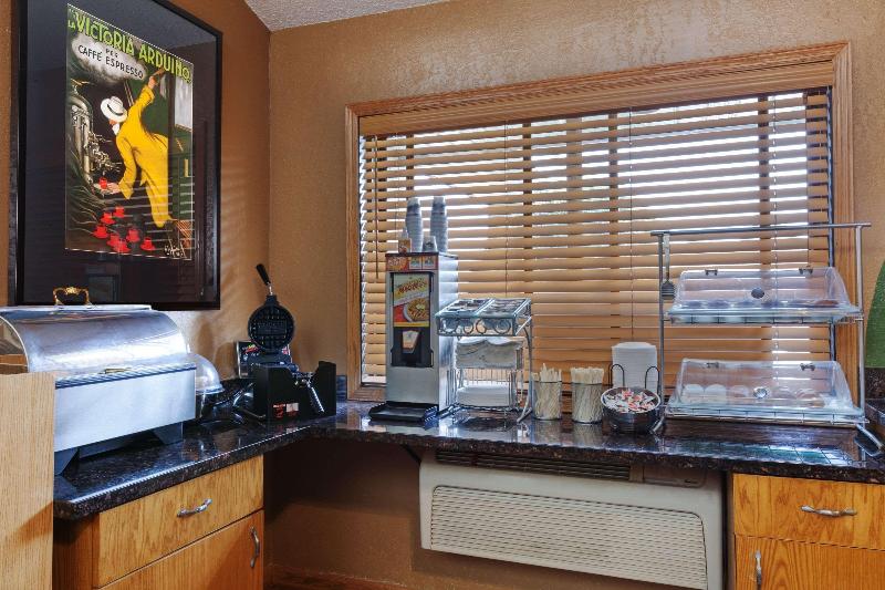 فندق Americinn By Wyndham Dickinson