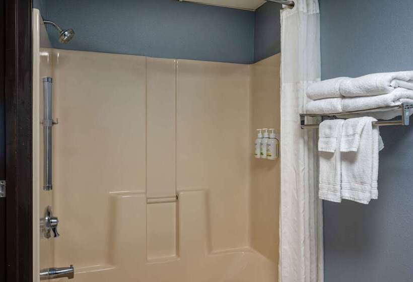 فندق Americinn By Wyndham Eau Claire