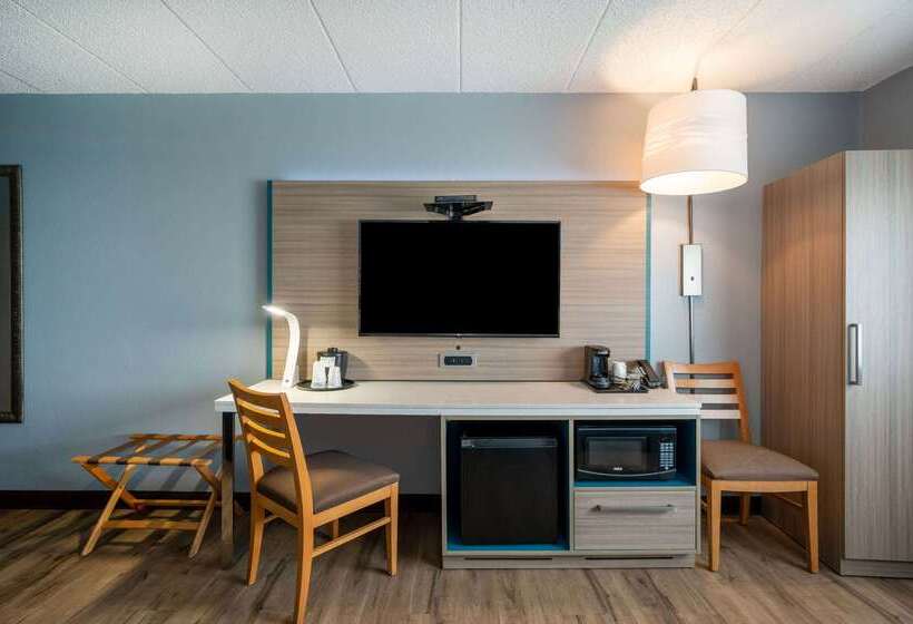 فندق Americinn By Wyndham Eau Claire