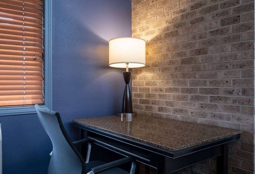 فندق Americinn By Wyndham Eau Claire