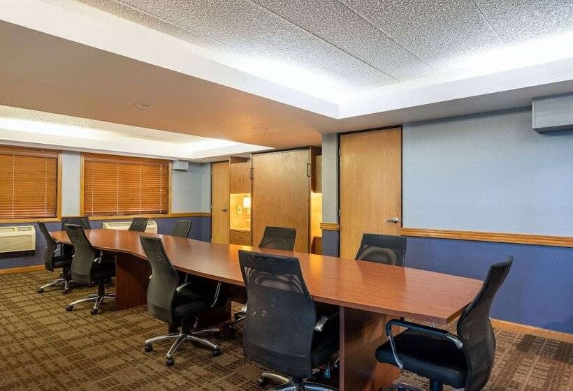 فندق Americinn By Wyndham Eau Claire