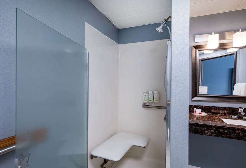 فندق Americinn By Wyndham Eau Claire