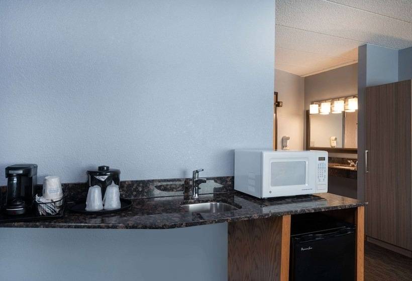 فندق Americinn By Wyndham Eau Claire