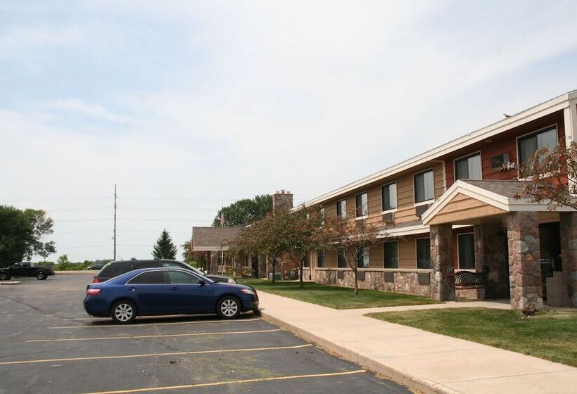 فندق Americinn By Wyndham Elkhorn Near Lake Geneva